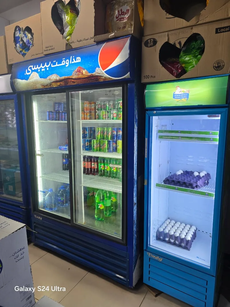 ثلاجات عرض تجارية مستعملة من محل بقالة بالرياض